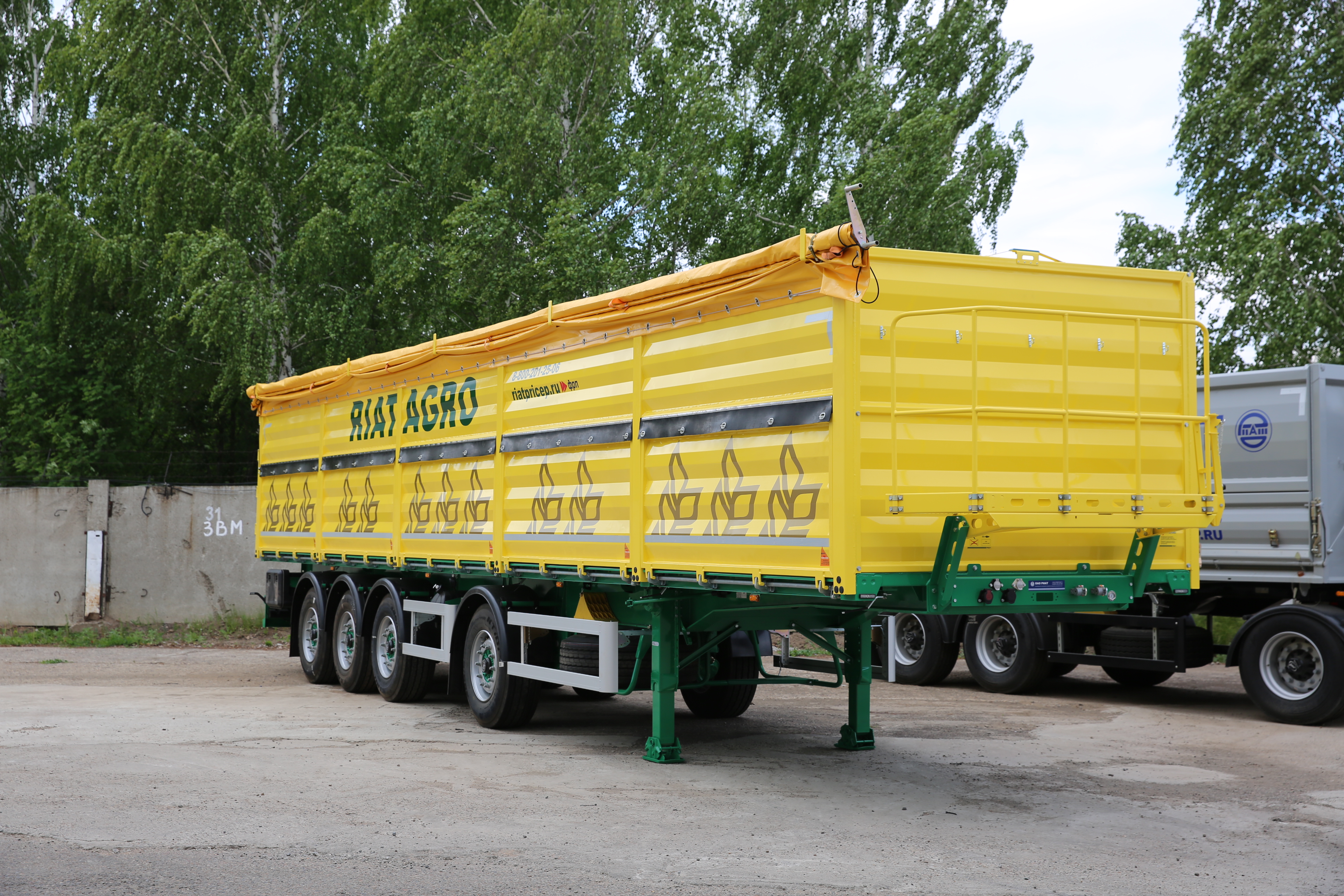 Полуприцеп-самосвал зерновоз 924940-610 (Box-Type)