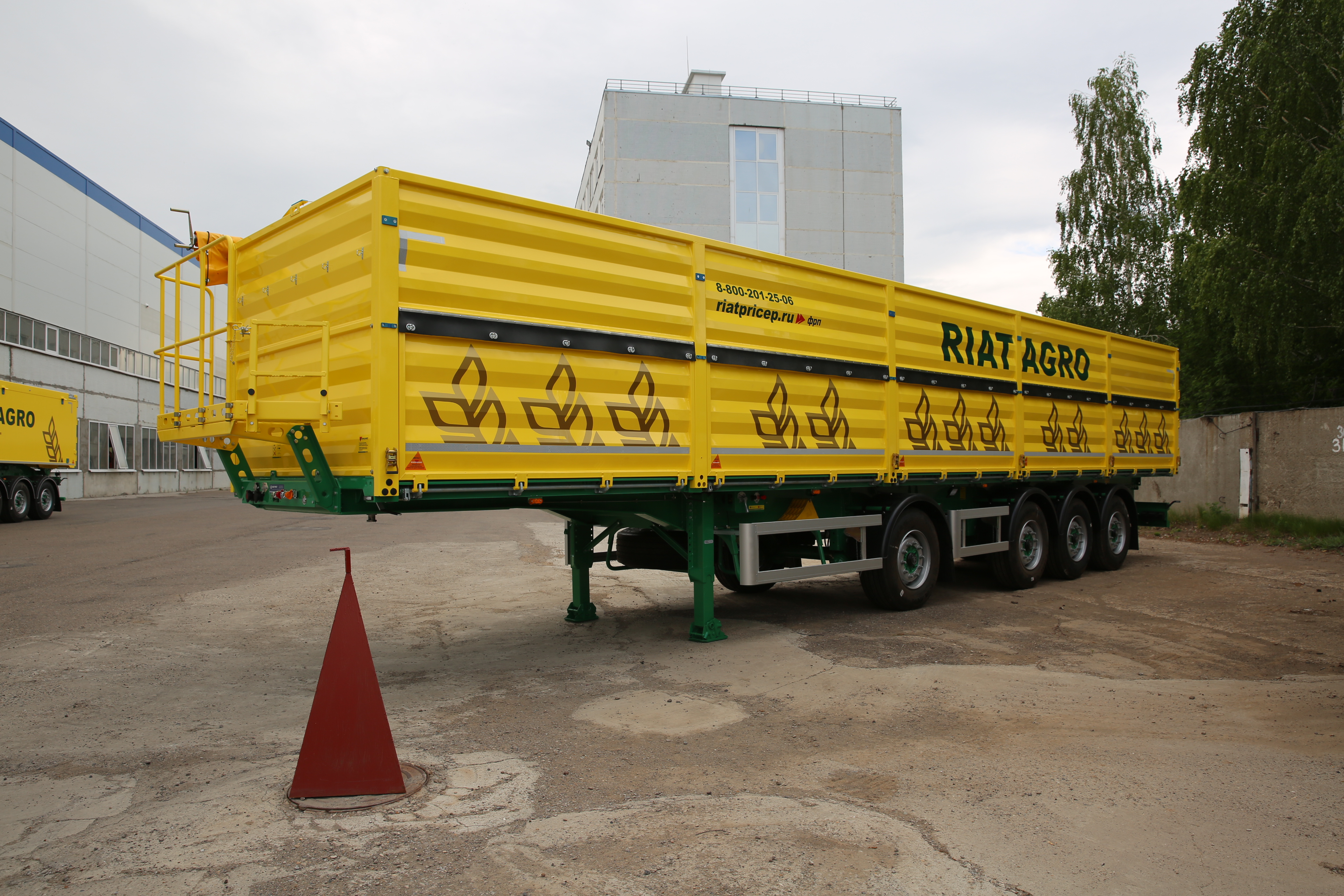Полуприцеп-самосвал зерновоз 924940-610 (Box-Type)